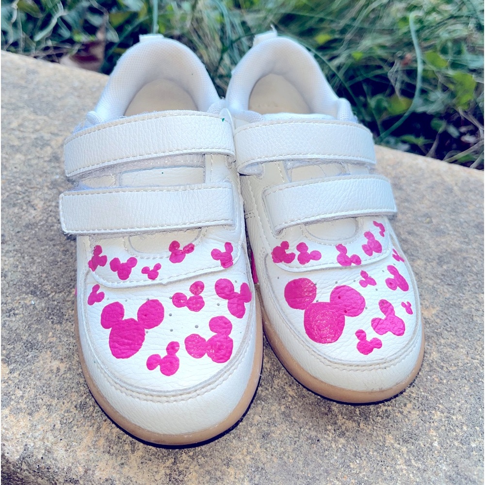Custom painted Minnie Mouse toddler sneakers